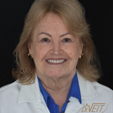 https_drveit.com.br_casos-clinicos_reabilitacao-oral-com-implantes-de-carga-imediata-15__7